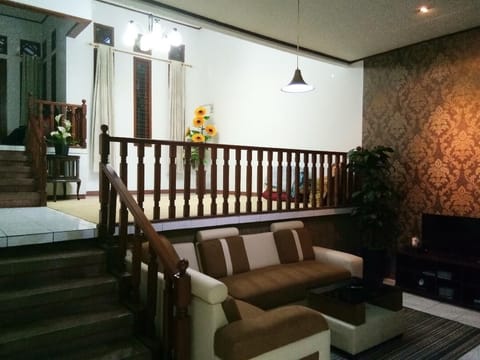 PrivateHome,Breakfast,Wifi Near Pasteur