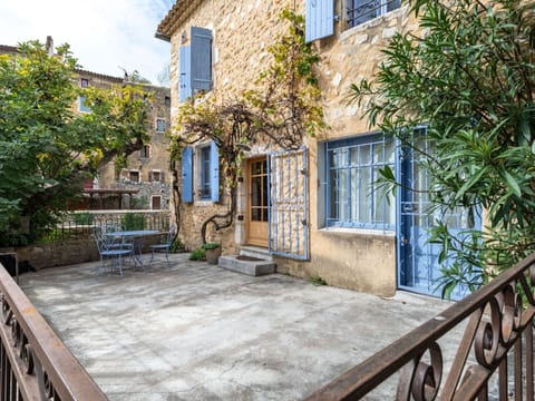 Sky, Plant, Cloud, Building, Tree, Shade, Land Lot, House, Wood, Cottage