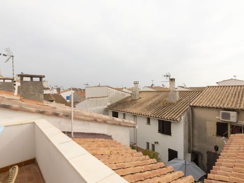 Sky, Building, Cloud, Window, Wood, House, Neighbourhood, Residential Area, Urban Design