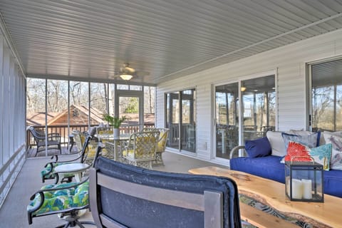 Screened-In Porch | Outdoor Dining