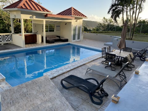Outdoor pool with ocean view for your entertainment and relaxation.