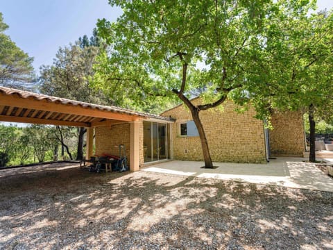 Plant, Property, Building, Sky, Shade, Tree, Land Lot, Cottage, Grass, Leisure