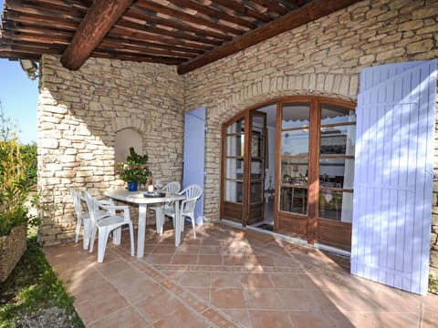 Plant, Furniture, Property, Building, Table, Flowerpot, Chair, Houseplant, Wood, Lighting