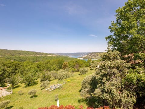 Cloud, Plant, Sky, Plant Community, Azure, Natural Landscape, Land Lot, Tree, Landscape, Flower