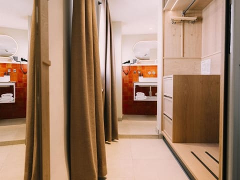 Double room "large" - non refundable rate - arthotel Blaue Gans House in Salzburg