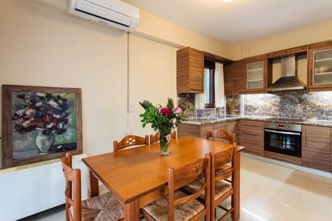 Dinning area of the property 