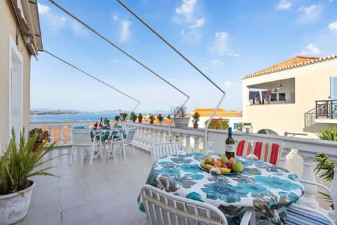 Common balcony of the room