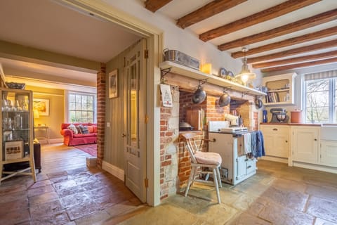 Ground floor: Kitchen with range cooker