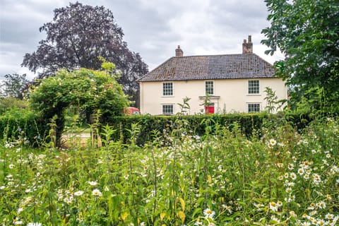 Grove Farm House, Thornham Magna: A period property with modern features surrounded by beautiful countryside