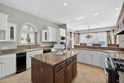 Villa Palazzo - Crystal Beach - Kitchen