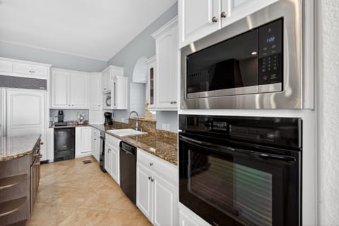 Villa Palazzo - Crystal Beach - Kitchen