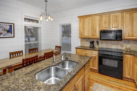 Plenty of space in the kitchen to cook delicious meals. All the kitchen essentials are here