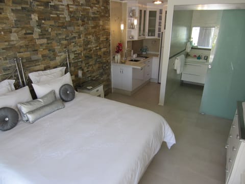 Relax on a 180x200 memory foam mattress ( suite can sleep up to 3 guests) 