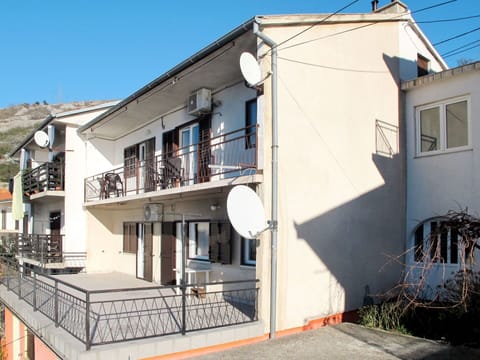 Property, House, Building, Neighbourhood, Home, Real Estate, Architecture, Residential Area, Facade, Apartment