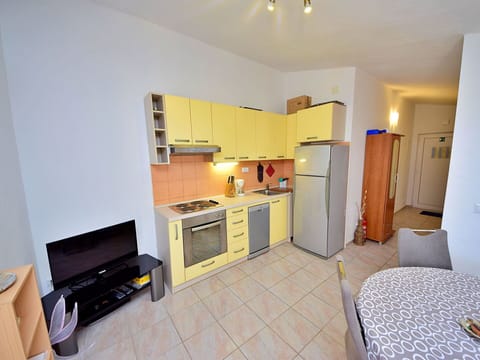 Cabinetry, Furniture, Drawer, Wood, Comfort, Building, Home Appliance, Countertop, Flooring, Floor