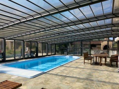 Swimming Pool, Property, Building, Roof, Real Estate, Architecture, House, Leisure, Ceiling, Home