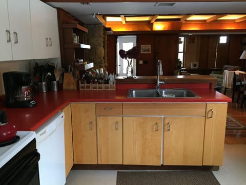 Fully equipped kitchen