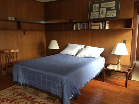 Downstairs bedroom 2, now with king bed