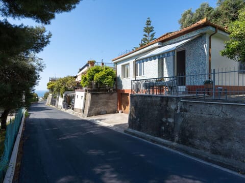 Water, Table, Tableware, Property, Sky, Furniture, Building, Window, Blue, Chair
