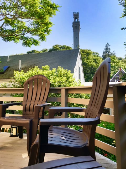 Exclusive Deck off back of house