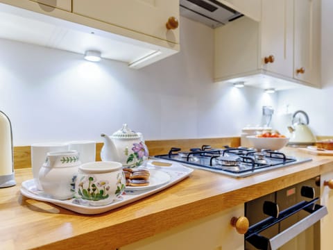 Delightful fitted kitchen | Kilcot Coach House, Lower Kilcot, near Wotton-under-Edge