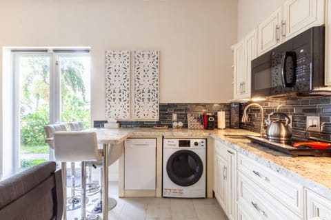 Fully furnished kitchen