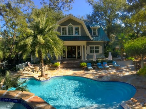 Private Salt Water Pool w/waterfall, slide and Hot tub