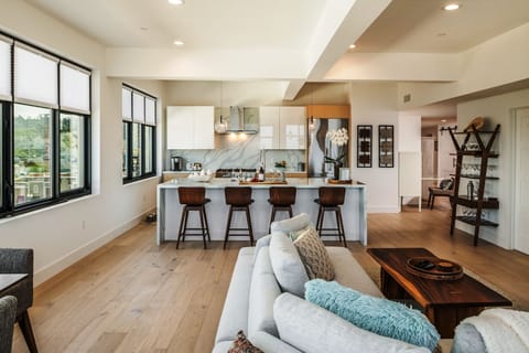 Great Room - Luxurious Designer Furniture