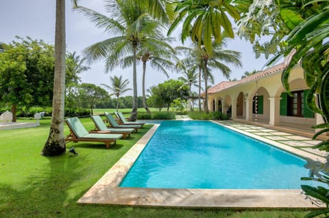 Arrecife 24 - Cozy golf view villa with amazing pool in Punta Cana (1996)