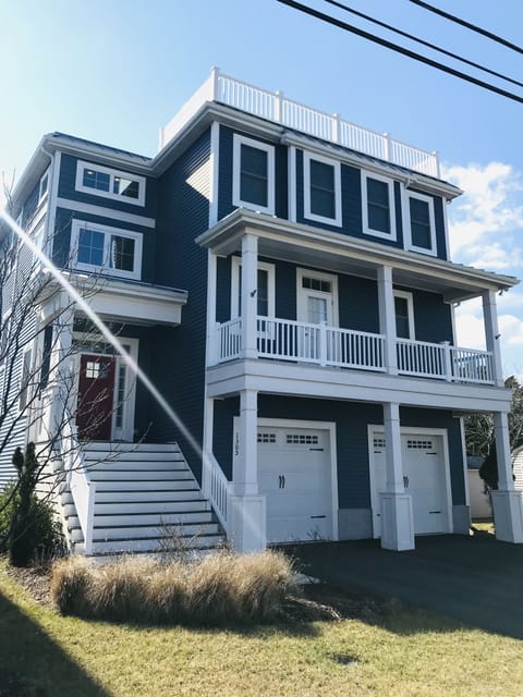 Beautiful multi level home with balcony, one block from Lewes Beach