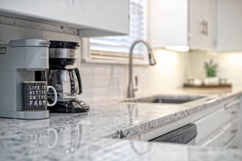 Keurig and regular coffee pot