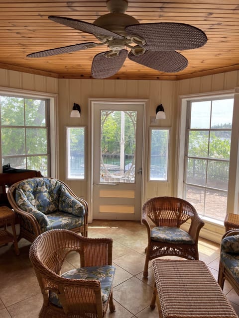 Screened in kitchen/entertaining area