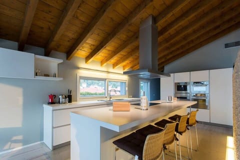 Stunning kitchen and dining area