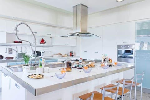 Well equipped kitchen