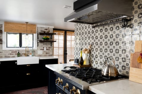 Palm Cottage - Kitchen3