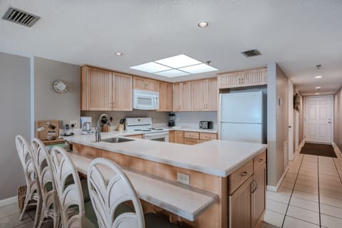 Breakfast Bar - Seating for Three