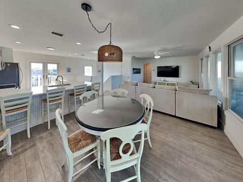 Open and Inviting Floor Plan