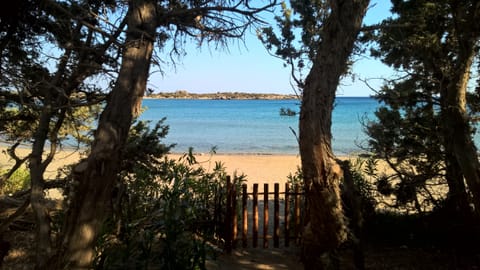 Access to the beach from the villa.Access on the preserved bay of Grammeno.