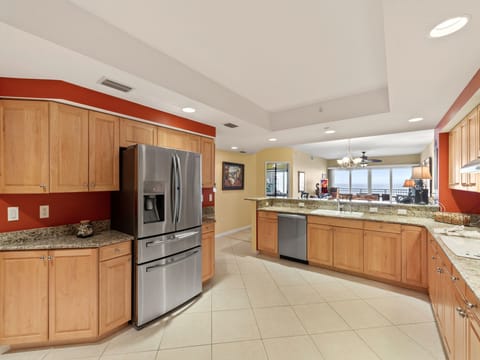 Fully Equipped Kitchen with Stainless Steel Appliances