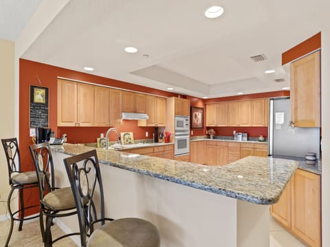 Fully Equipped Kitchen with Breakfast Bar