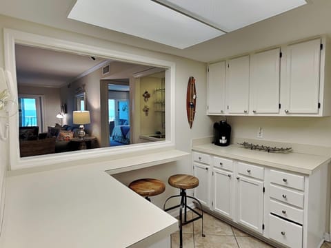 Kitchen Breakfast Bar - Seating for Two