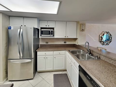 Fully Equipped Kitchen with Stainless Steel Appliances