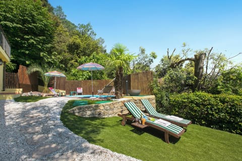 Private garden with sunbeds