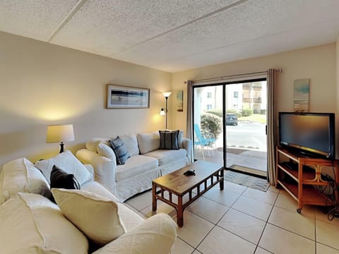 Welcome to Ocean & Racquet 3107