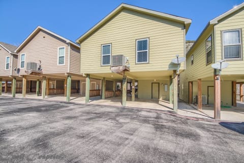 Newly constructed luxurious 4 bedroom/3 Bath home right on the Guadalupe River!