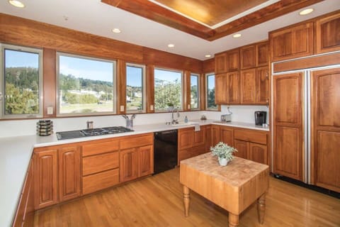 Miramar Beach Luxury Kitchen Appliances