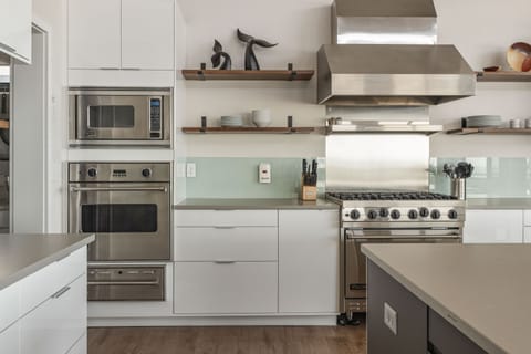 Upper unit Viking appliances (microwave, wall oven, & warming drawer on left)