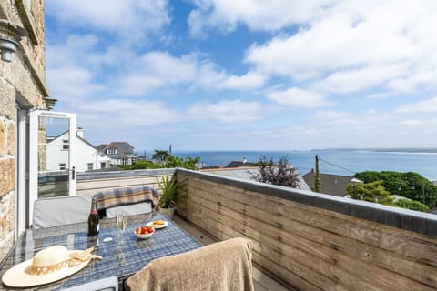 Welcome to 5 Fernhill, Carbis Bay