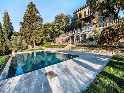 Plant, Water, Daytime, Property, Building, Sky, Swimming Pool, Azure, Tree, Natural Landscape