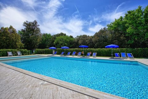 Swimming Pool, Property, Leisure, Real Estate, Estate, Vacation, House, Building, Villa, Leisure Centre